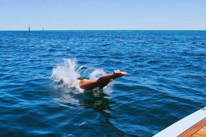 Amalfi Coast Snorkeling and Limoncello Tasting: 4h Boat Tour