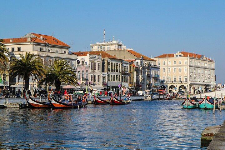 From Lisbon: Transfer to Porto with up to 3 City Stops