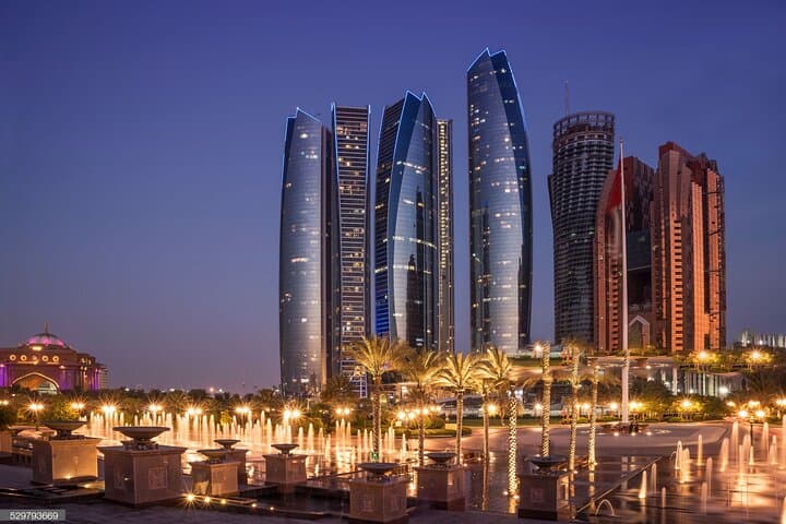 Abu Dhabi Tour in Private 4x4 with Grand Mosque, Louvre & Ferrari