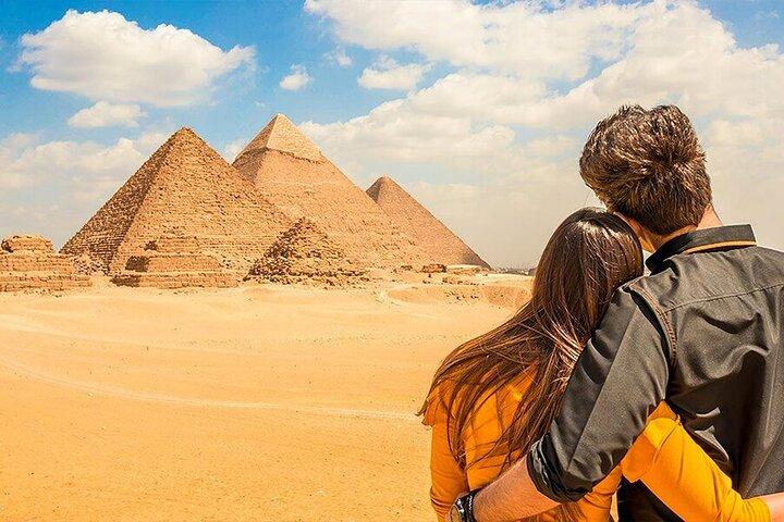 Private Tour of Giza Pyramids and the Egyptian Museum