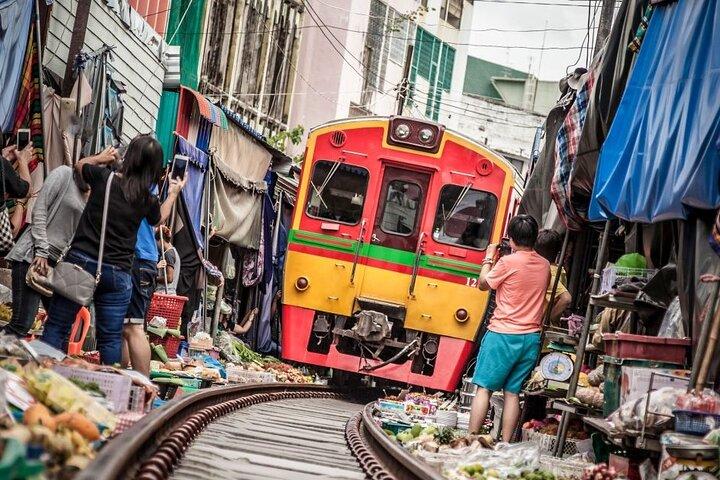 Bangkok Damnoen Saduak, Train Market, Mahanakhon Skywalk