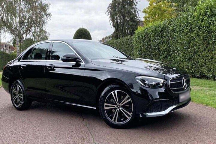 Arrival Transfer from Berlin Train Station to Berlin by Sedan
