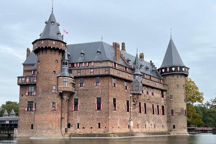 Small Group Tour to Muiderslot & Castle de Haar from Amsterdam