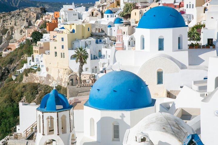 Private Highlights tour: Discover Santorini Like a Local