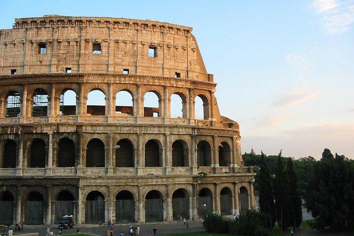 Colosseum, Palatine and Forum tour with virtual guide