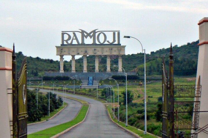 Hyderabad: Ramoji Film City & Star Experience with Lunch