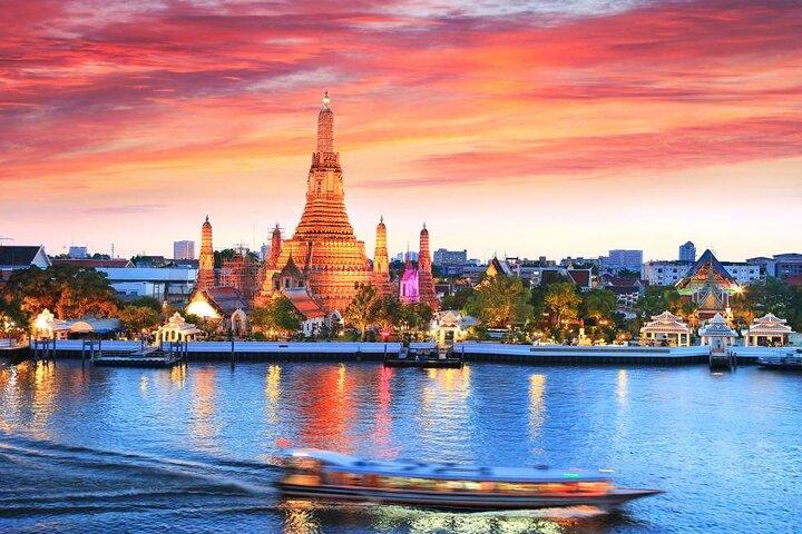 Bangkok Night Bike Tour -Hotel-pickup & Dinner