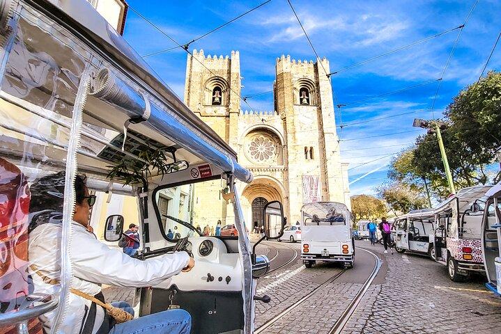 Lisbon Complete Tour! Eco TukTuk Private Guided