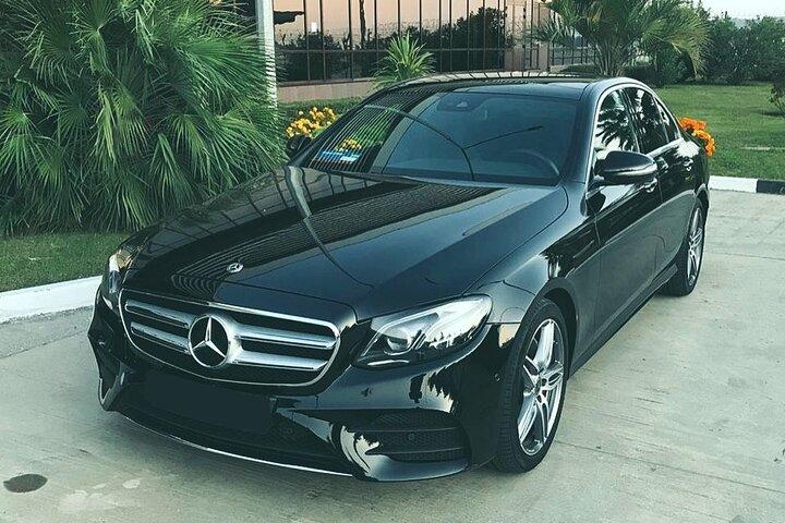 Paris Airport CDG Round-Trip Transfer in Private Car