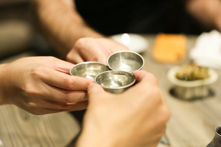 Private Food & Sake Tour in Central Kyoto with Sake Sommelier