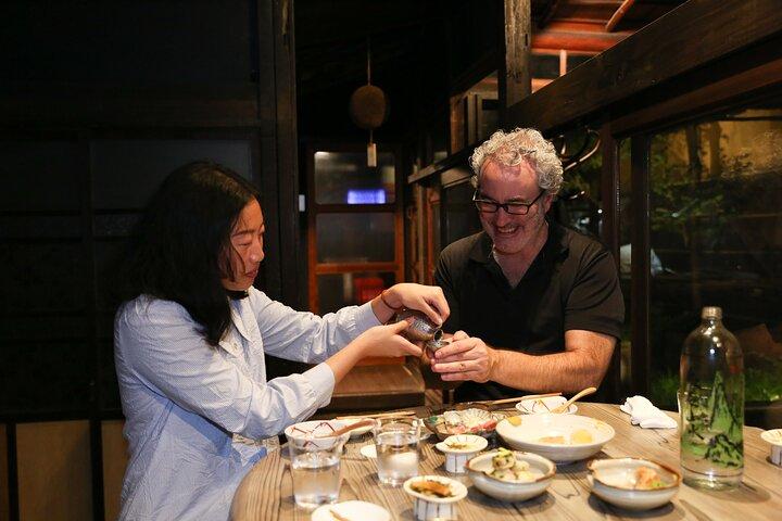 Private Food & Sake Tour in Central Kyoto with Sake Sommelier