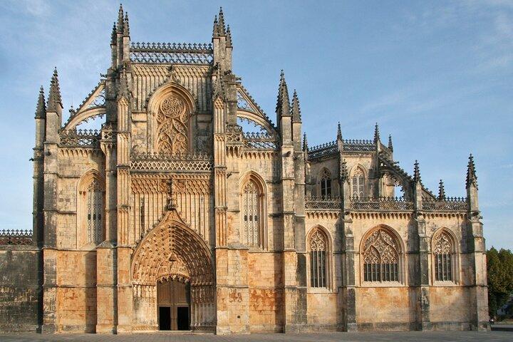 Full-day Private Transport to Tomar & Batalha from Lisbon