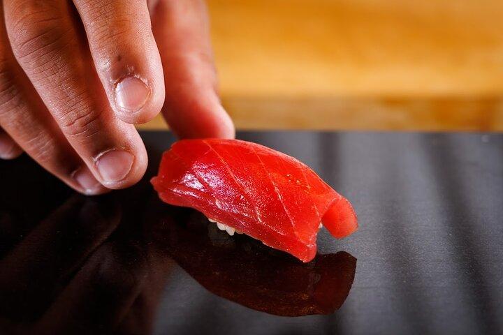 Tokyo Omakase Sushi & A5 Wagyu Premium Foodie Tour in Shinjuku