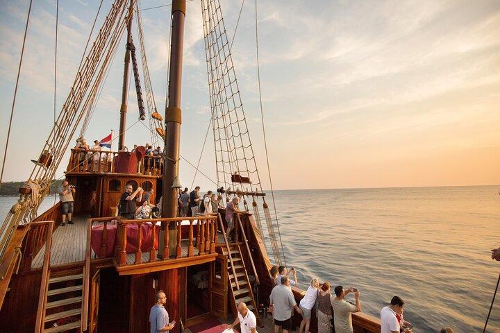 Adults Only Sunset Cruise in Dubrovnik on a 16th-Century Karaka
