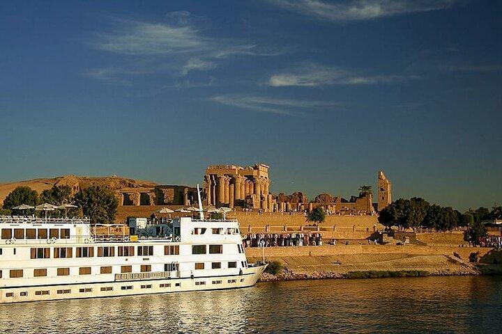 3 Night Nile Cruise from Luxor to Aswan with Sunrise Balloon