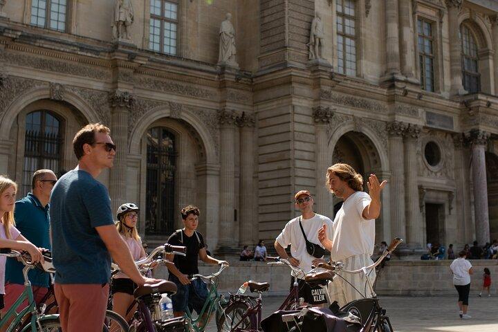 Explore Paris Highlights by Bike