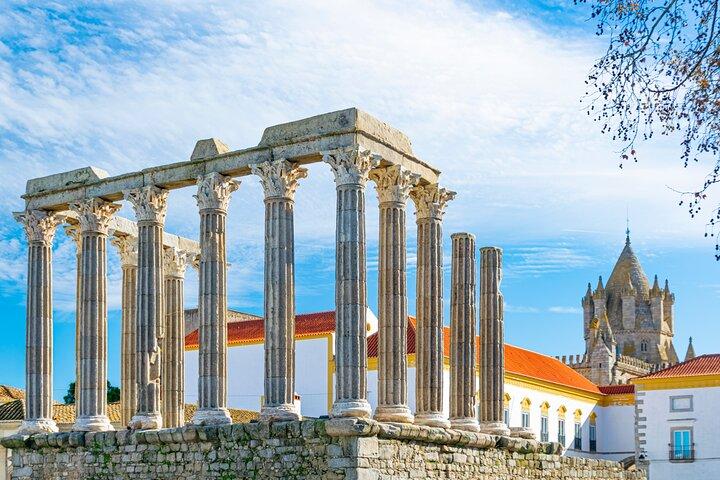 Private Full-Day Historical Tour of Medieval Évora