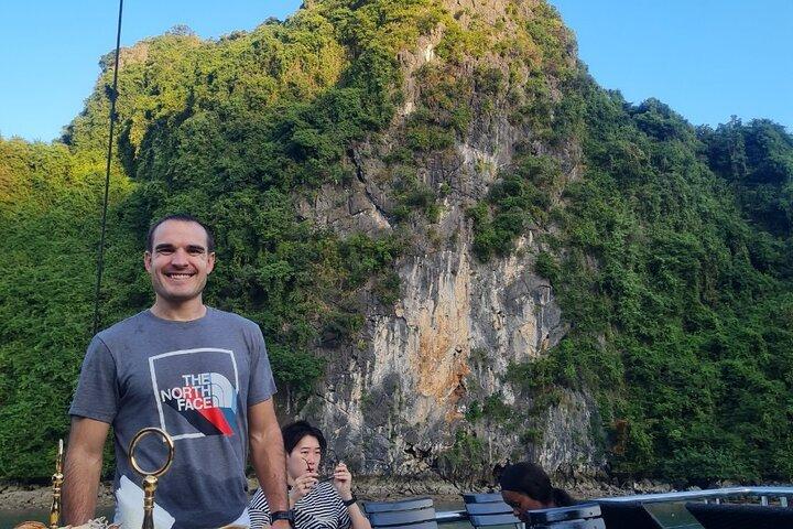Full-day Explore Halong Bay on Cruise