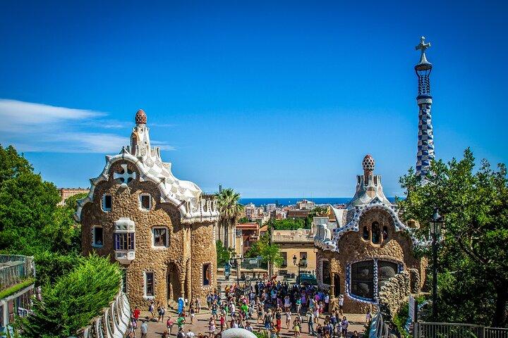 Sailing Experience, Sagrada Familia & Park Guell Small Group Tour