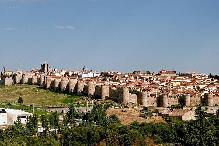 Madrid to Porto up to 3 stops: Avila, Salamanca and Aveiro