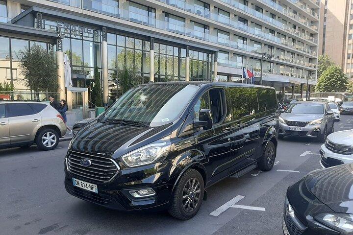 Private Transfer from Versailles to CDG / ORY airport or Paris