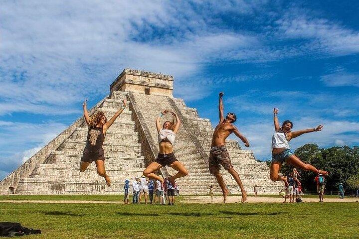 Chichén Itzá Full-Day Tour with Mayan Buffet, Cenote & Valladolid