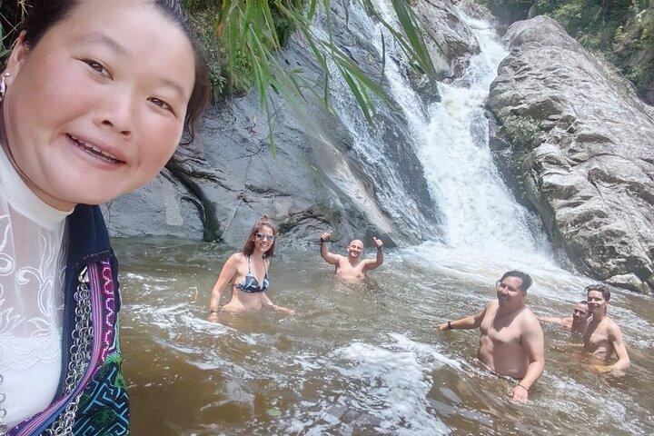 Sapa 1 day trek with local guide to the village by Comlam
