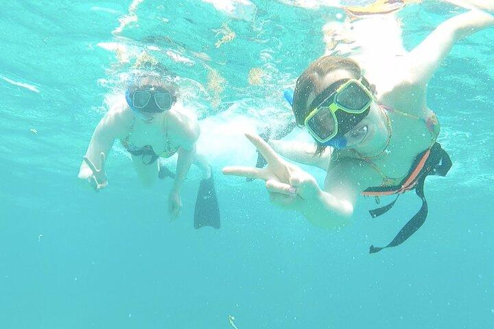 Catamaran Snorkeling with Openbar & Lunch Cancun to Isla Mujeres