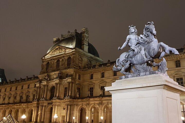 No-Crowds Louvre by Night Private Guided Tour in Paris