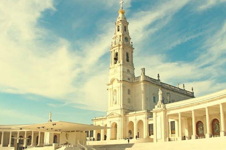 Fátima - Full Day Private Guided Tour from Lisbon by minivan