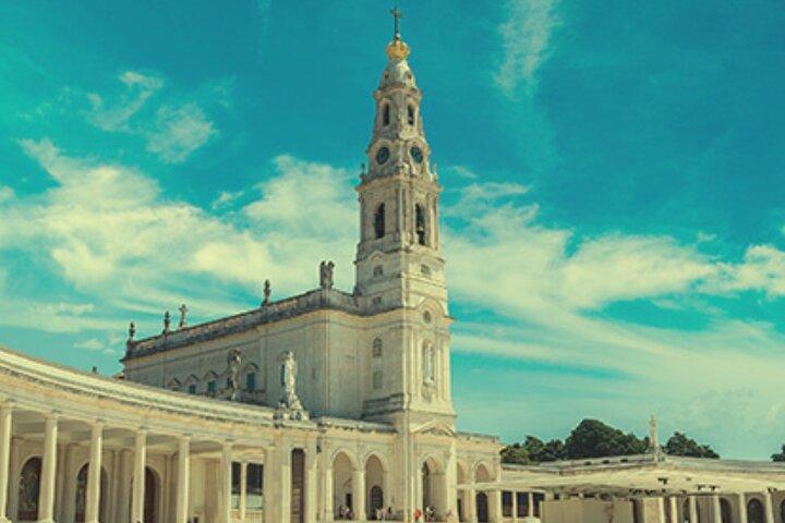 Fátima - Full Day Private Guided Tour from Lisbon by minivan
