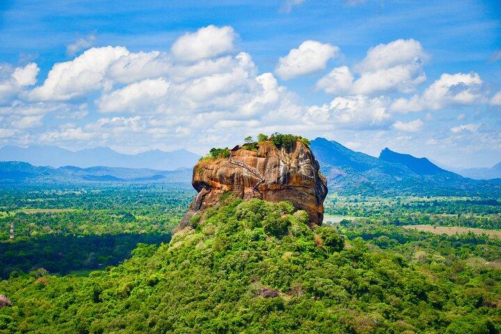Sigiriya Day Trip from Colombo: Lion Rock, Dambulla Cave Temple