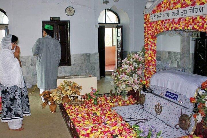 Nankana Sahib Gurdwara One Day Guided Tour