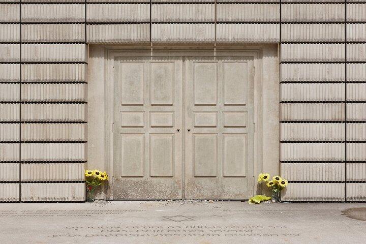 Vienna Central Cemetery Walking Tour with Transfers