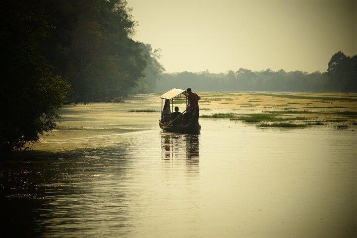 Enjoy Angkor in a Gondola Boat Ride Day or Sunset Tour