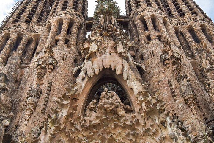 Sagrada Familia Exterior Tour
