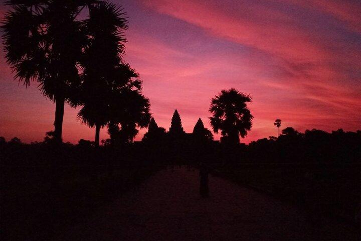 Private One Day Trip with Sunrise at Angkor Wat, Angkor Thom and Tomb Raider