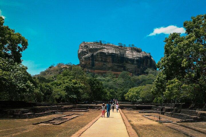 Sigiriya & Dambulla Day Tour From Colombo