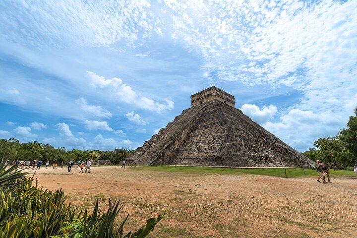 Small group tour to Chichen Itza early access + Cenote + Coba