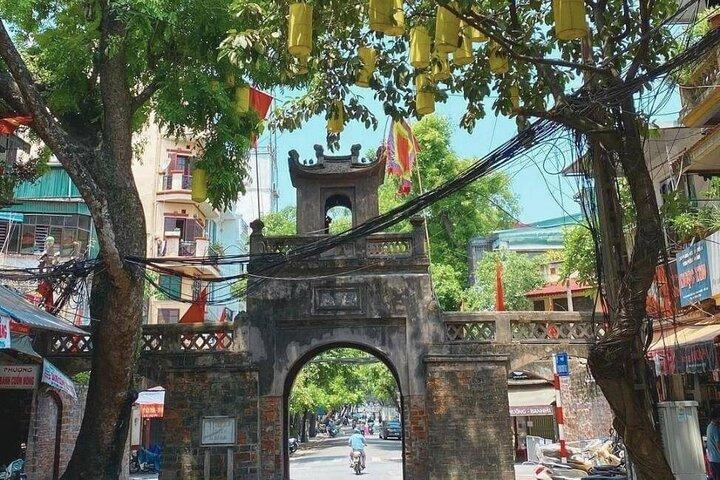 Hanoi Train Street Food Walking Tour