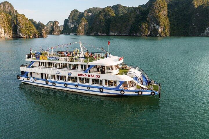 Halong Bay 1 Day Trip, lunch, cave, kayaking with Transfer
