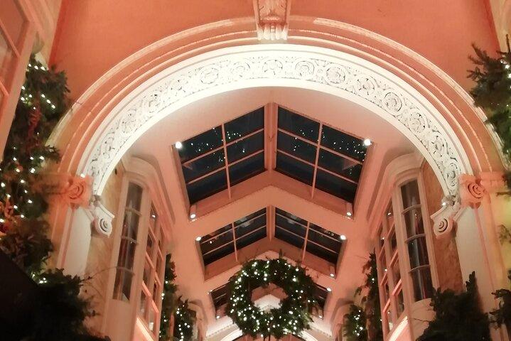 London Private Christmas Lights Walking Tour with Local Guide