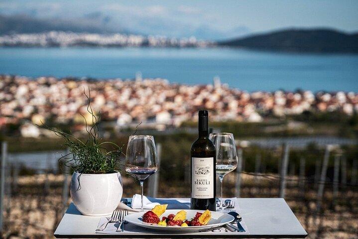 Private Split & Trogir Tour with Vineyard Wine and Sea View