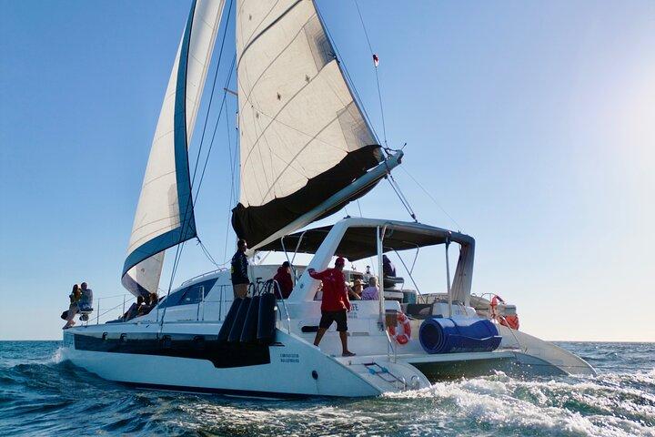 Luxury Sailing catamaran charter in Cabo San Lucas all inclusive
