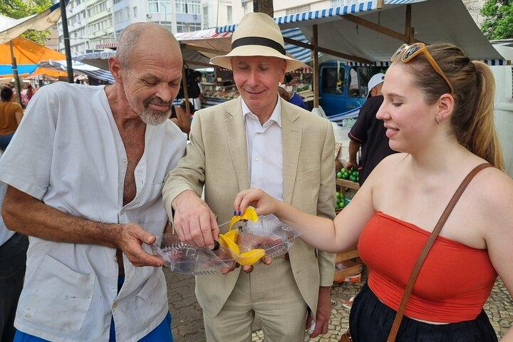 Guided Market Fruit Tasting in Rio with 15+ Exotic Flavors