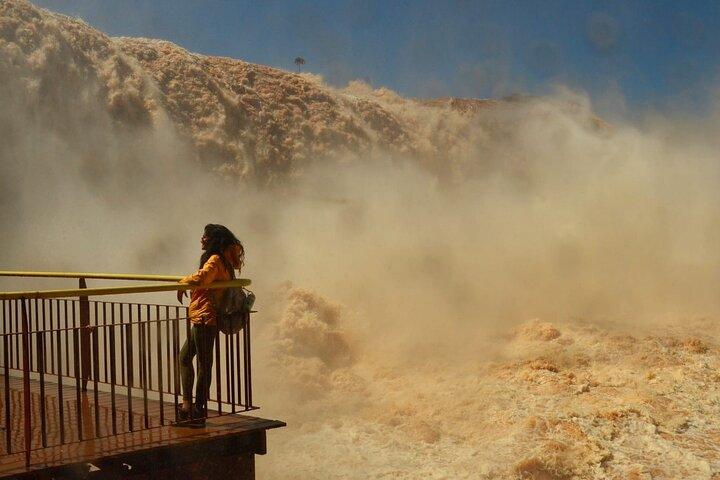Excursion to both sides of Iguaçu Falls on the same day.