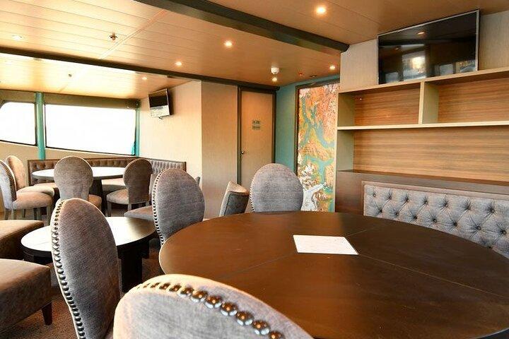 Glaciares Gourmet Premium Lounge boat Tour + El Calafate pick up