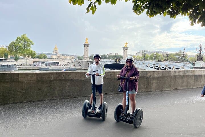 Paris Segway Tour with Ticket for Seine River Cruise