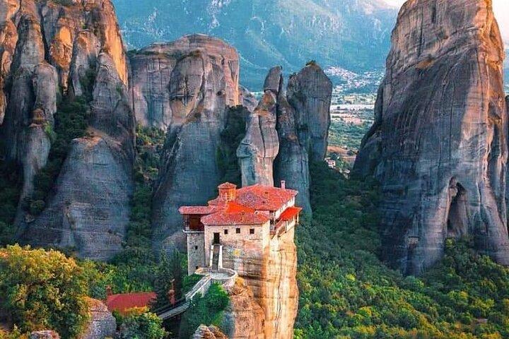 Meteora & Battlefield of Thermopylae Private Tour From Athens