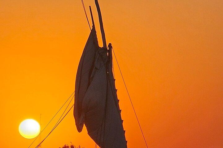 Two Full Days Tours Package Pyramids, Museums And Dinner Cruise